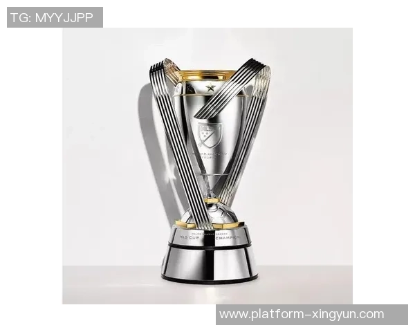 足球纪奖杯的辉煌历程与背后的传奇故事探索